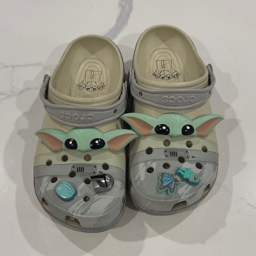 CROCS  Baby Yoda Clogs - Cream and Gray